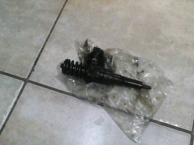 Einspritzdüse Pumpe-düse-element VW Passat Passat Variant 1.9 TDI 038130073AA