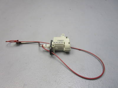 Stellelement Zentralverriegelung AUDI A4 AVANT (8ED, B7) 2.0 TDI AUDI,8E0862153A 103 KW