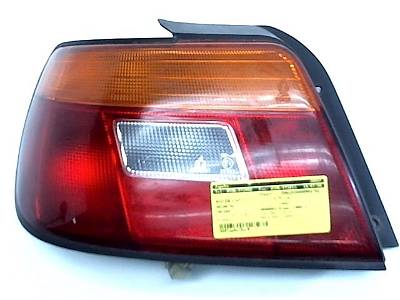 Rücklicht Links Daihatsu Charade (G200/203) Sedan 1.5 Shortback SX/Valera 16V (HE-E) 1995