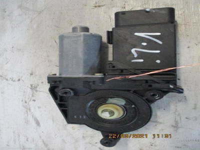 Motor Fensterheber v.l. Passat 3BG 2,0 Bj 2003 VW Passat B5 Variant / Lim. (Typ:3BG/3B3/3B6) Variant