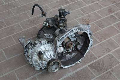 Schaltgetriebe 5-GANG CAT VW Passat Variant 1.6 Turbo SX 35 I