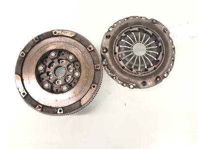 Zweimassenschwungrad LUK Vectra C GTS Hatchback 5-drs 2.2 DIG 16V (Z22YH(Euro 4)) 2006 (55351936)