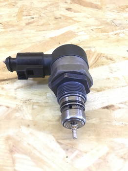353175 Druckregelventil für Common-Rail-System AUDI A4 (8K, B8) 057130764H