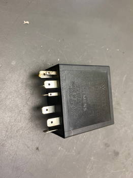 (227426 Relais Wischwasser AUDI A3 (8L) 4B0955531A)