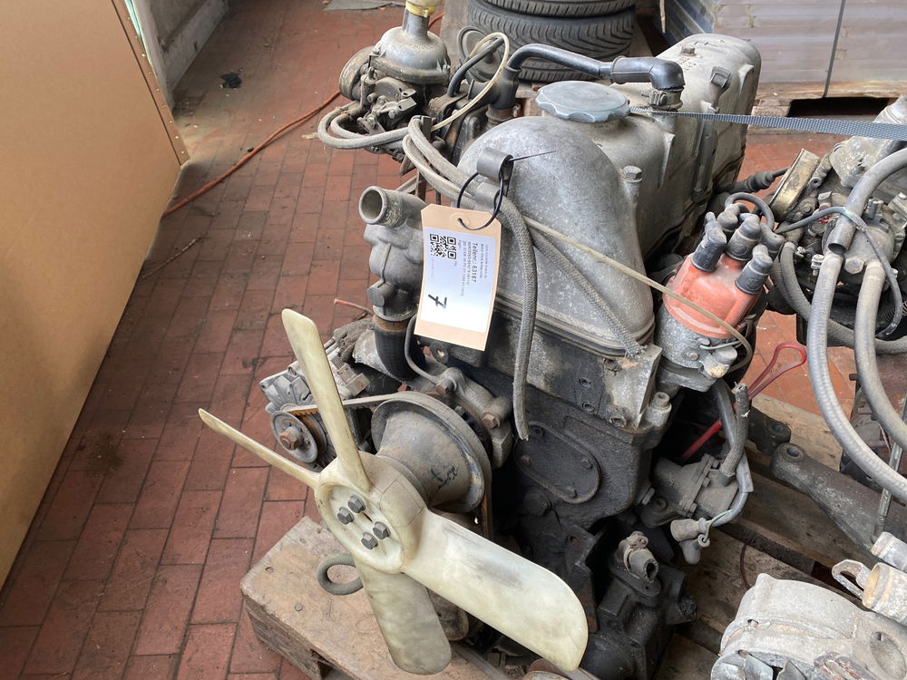63187 Motor MERCEDES-BENZ /8 (W115) 115.923 M115 gebraucht 