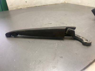 235546 Wischerarm hinten FORD Focus III (DYB) BOSCH 33493