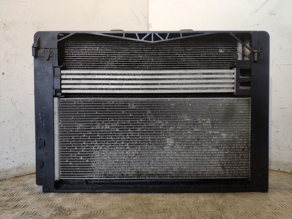 Kühler BMW 7er (F01, F02, F03, F04) 7575395 gebraucht • 7576827 