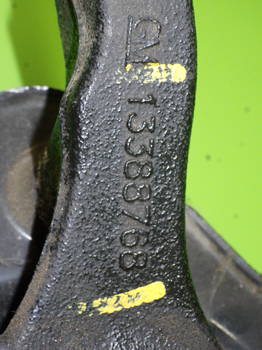 Achsschenkel vorne rechts 13388768