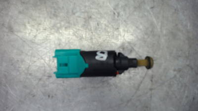 Bremslichtschalter Peugeot 307 HDi SW 110 3RHY/3RFN/3NFU/3RHS/3KFU/2RFK 2005>2006 1560