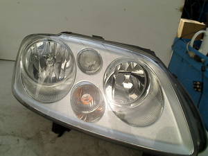 Scheinwerfer Rechts Volkswagen Touran (1T1/T2) MPV 1.4 16V TSI 140 (BMY) 2008