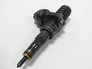 Einspritzdüse VW GOLF V (1K1) 1.9 TDI VW,038130073BN 77 KW