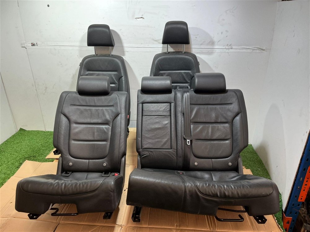 ▷ Sitzbezüge passend für VW Touareg ab 2002 in Grau 2er Set