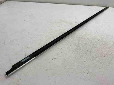 Türverkleidung vorne rechts Opel 22834389 32907082