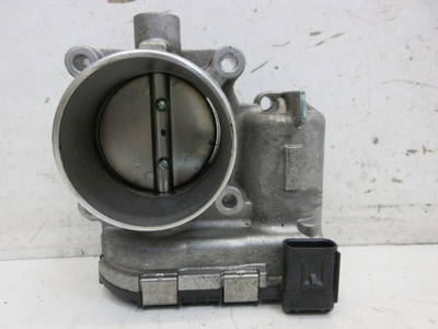 Drosselklappe FORD FOCUS III STUFENHECK 2.0L FLEXIFUEL FORD,DS7E9F991BB 118 KW
