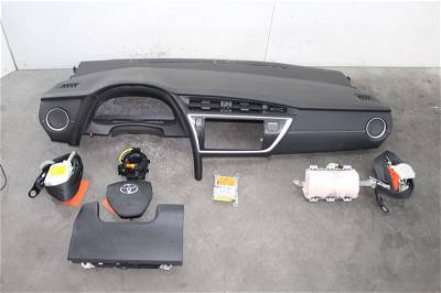 Airbag Set + Steuergerät Toyota Auris (E18) Hatchback 5-drs 1.8 16V Hybrid (2ZRFXE) 2013 (4513002450, 8924502060, 8917002C30, 7390002050, 0589P1000235, 7P2770P, 7P1770P)