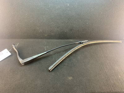 246987 Wischerarm links vorne OPEL Corsa D (S07) 13284136