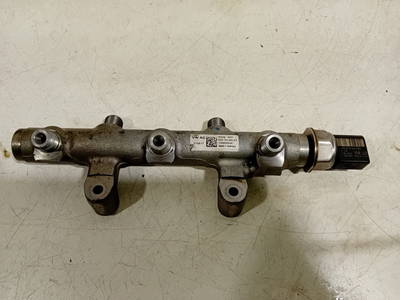 Kraftstoff Verteiler Audi A4 Avant (B9) Combi 3.0 TDI V6 24V (CSWB) 2017 (059130089CS, 059130090CS) 36078330