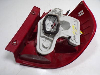 Rücklicht Links Skoda Yeti (5LAC) SUV 1.2 TSI 16V (CYVB) (5L0945111B, 5L0945257)