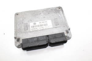 Steuergerät Motor VW Polo IV (9N) 03E906033 36409359
