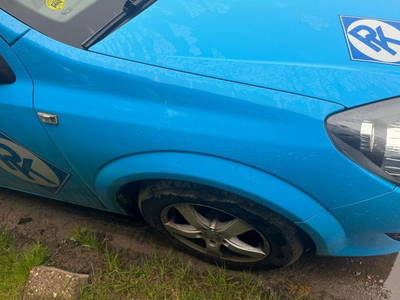Kotflügel rechts vorn OPEL ASTRA H CARAVAN (L35) 1.4 66 KW