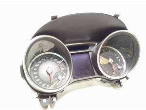 Tachoeinheit Kmh Mercedes-Benz GLA (156.9) SUV 1.6 180 16V (M270.910) (0263698337, A1569004704) 63967879