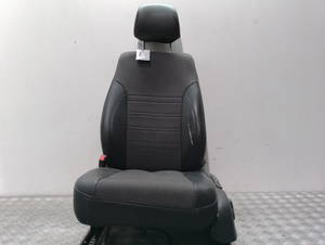 Sitz Links Vorne Volkswagen Passat (3C2) Sedan 2.0 TDI 140 (BMP)