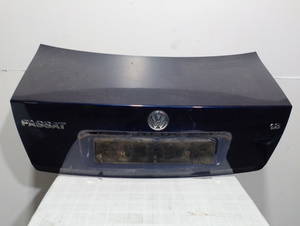 Hintertür Volkswagen Passat (3B2) Sedan 1.8 20V (ADR) (3B5827025C)