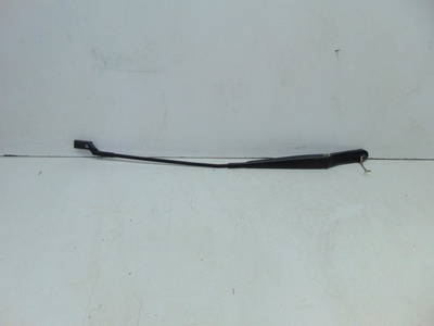 Wischerarm rechts (Türgriffe lackiert
Aussenspiegelgehäuse lackiert
Drehzahlmesser)