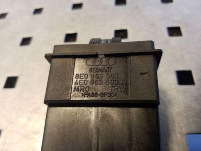 Schalter für Sitzheizung Audi 4E0963563A