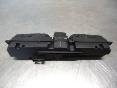 Schalter für Warnblinker Mercedes-Benz C-Klasse T-Modell S203 2038211551 P6766541