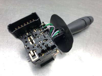 Blinkerschalter Renault Clio II B 7701066570 P21859781