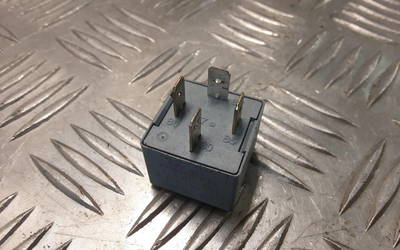 Relais Porsche 141951253B 44101574