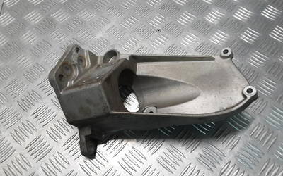 Halter für Getriebe Volvo V40 Kombi (645) 31370633 44117540