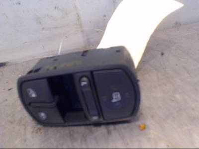 Schalter Für Elekt. Fensterheber Opel Corsa D Hatchback 1.0 (Z10XEP(Euro 4)) 2009 (13258521AA)