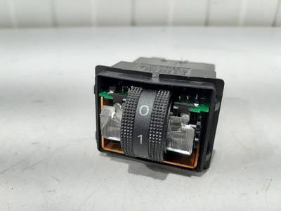 Schalter für Sitzheizung Audi A4 Avant 8K, B8 8E0963563 P22402536