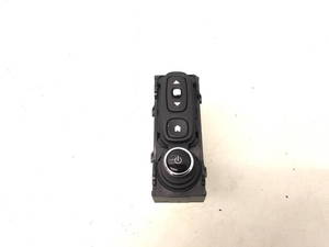 Zentrale Steuerung Multimedia Renault Clio IV (5R) Hatchback 5-drs 0.9 Energy TCE 90 12V (H4B-408(H4B-B4)) 2014 (253B08825R)