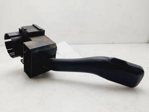 Blinkerschalter Volkswagen Golf IV (1J1) Hatchback 1.6 16V (AZD) (8L0953513G)