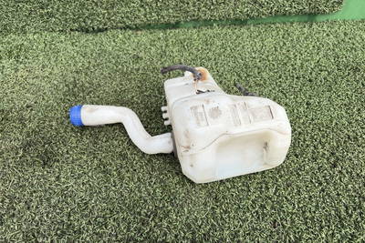 Behälter Scheibenwaschanlage 55702893