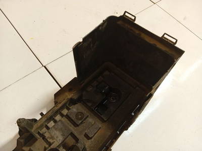 Batteriekasten Volkswagen Touran, 2003.01 - 2006.10 1K0915333B 1K0 915 333-B