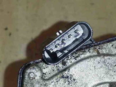 Drosselklappenstutzen BMW 7810752 65851788