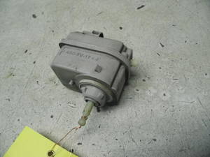 LWR-Motor Scheinwerfer (1,2(1239ccm) 40kW C/S063/4 (C3G-700/2) C3G-700/2
Getriebe 5-Gang (Servo-Kupplung Easy)
Fensterheber elektrisch) 5547260